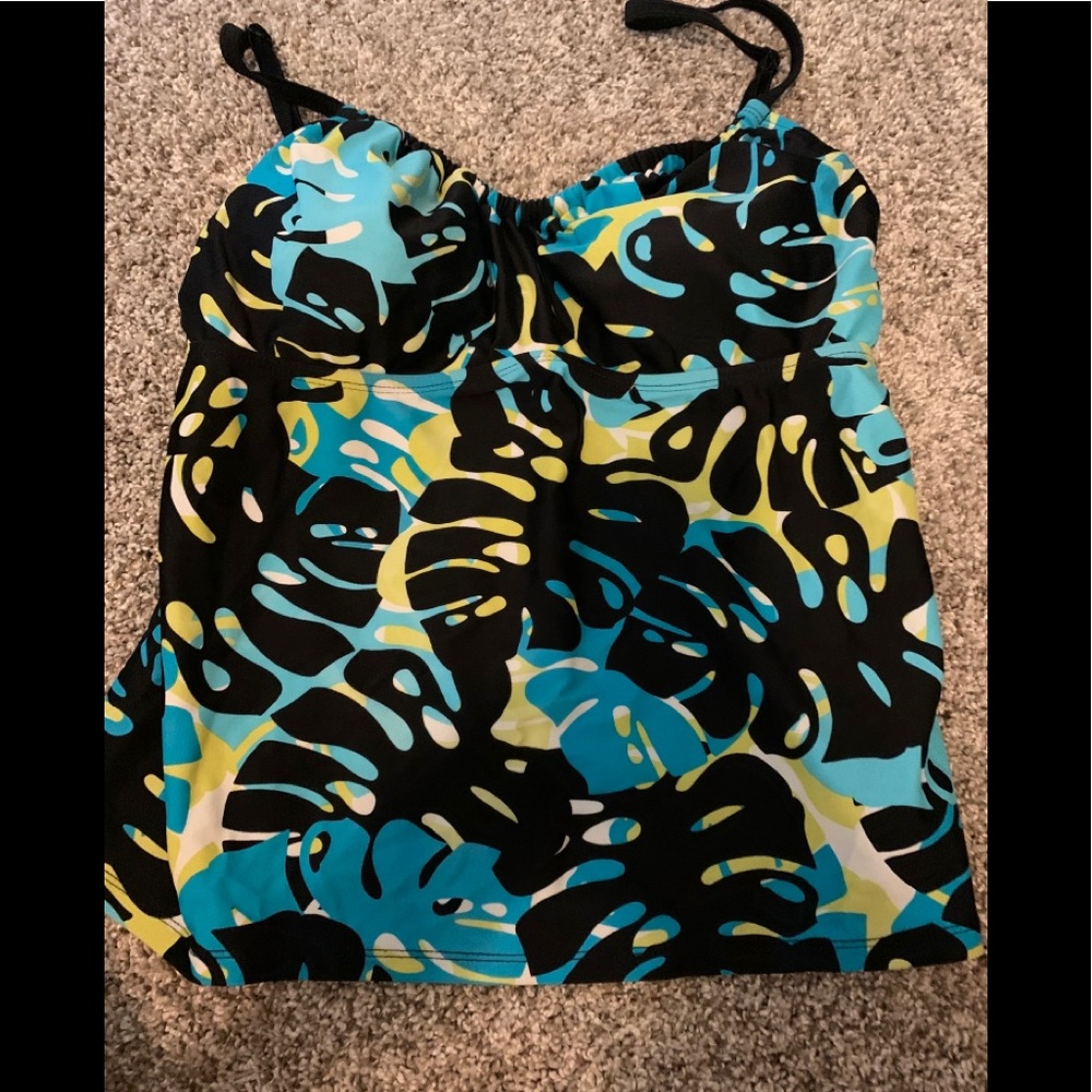 ☔️Merona swim tankini top sz XL gently worn